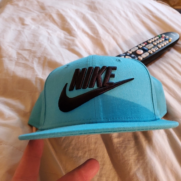 blue nike snapback